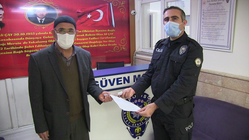 Yolda bulduğu 18 bin lirayı polise teslim etti
